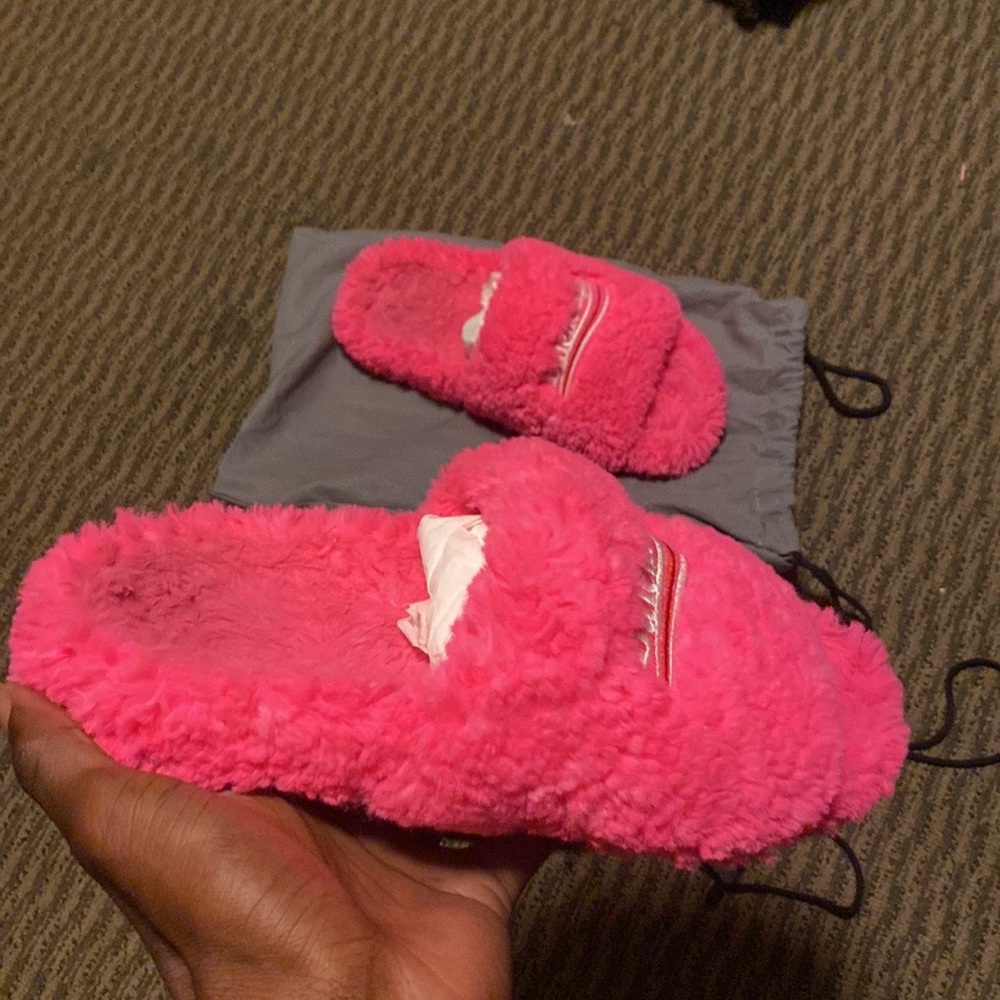 Balenciaga slides size 9